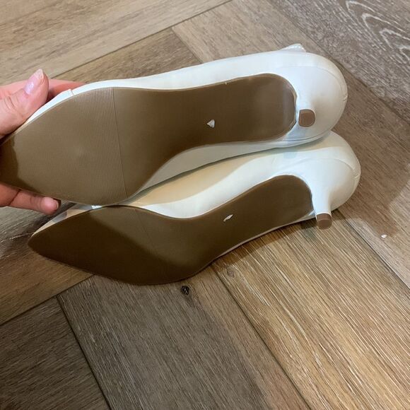 Sugar Kitten Heel Booties - Picture 2 of 5